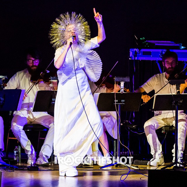 bjork-07-03-2015-carnegie-hall-09.jpeg