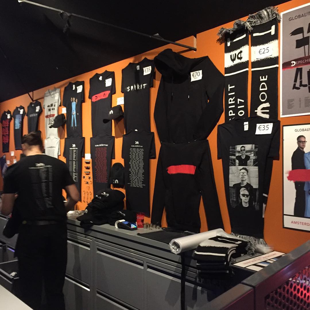 Merch Amsterdam - Ziggo Dome - 2017.05.07.jpg