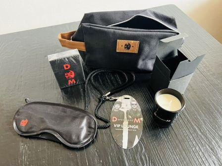 DEPECHE MODE USA VIP Package Merchandise Memento Mori Pass Bag (1) - Copie.jpg