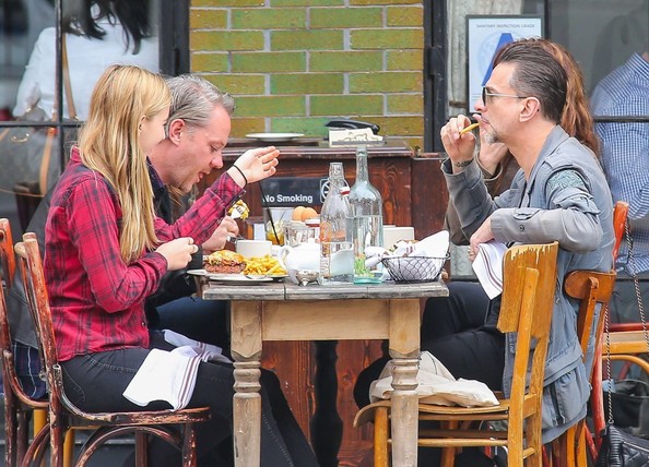 Dave+Gahan+Dave+Gahan+Takes+Family+Brunch+E5BKiNdB_y6l.jpg