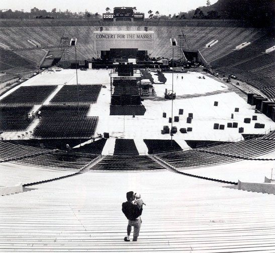 5b2c4532df597c906d9204fcfc37c9fc--rose-bowl-dave-gahan.jpg